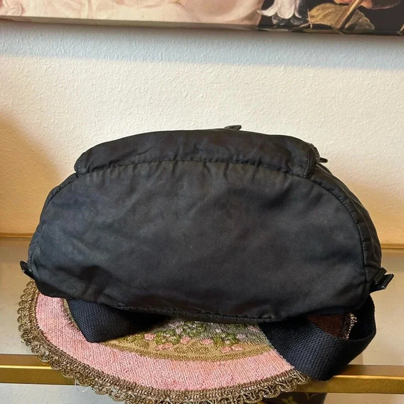 Prada backpack - Picture 4 of 16